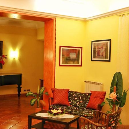 Borgo Dei Castelli Hotel Grottaferrata Bagian luar foto