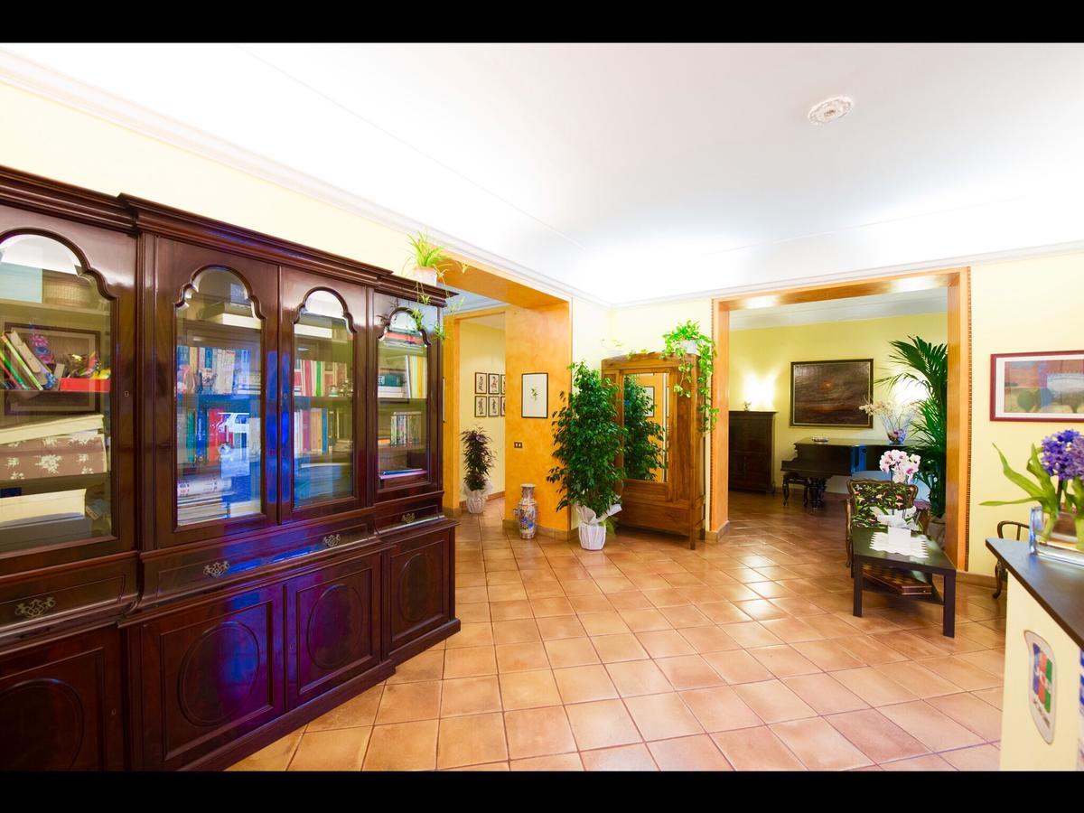 Borgo Dei Castelli Hotel Grottaferrata Bagian luar foto